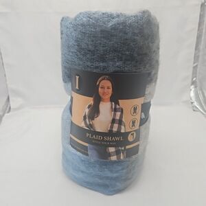 Plaid Igloos Womens Shawl (Blue/Gray/Black)